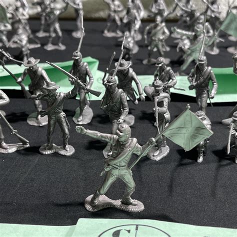 classic toy soldiers|classic recast marx toy soldiers.